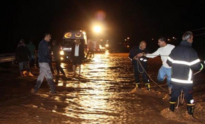 Mardin'de DSİ'nin Kanalı Taştı Evleri Su Bastı