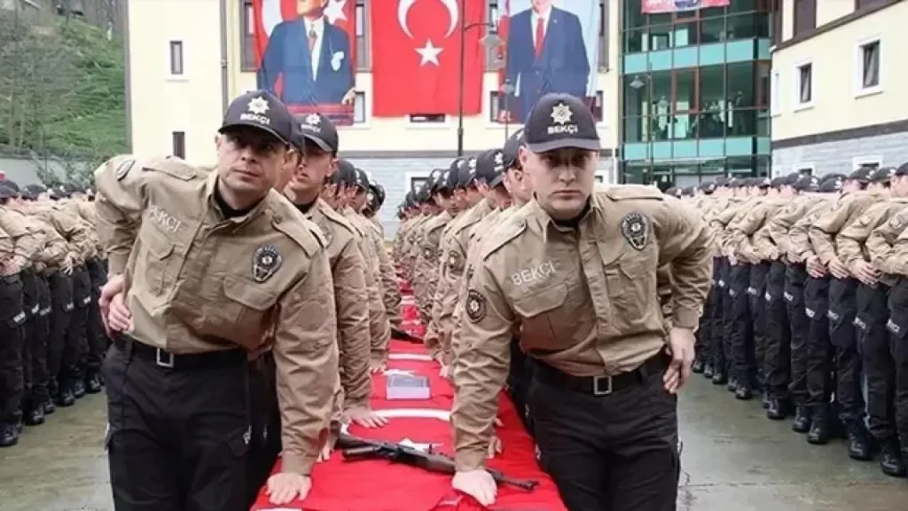 Bekçi Maaşları 2025 Ne Kadar? Kadrolu ve Özel Sektör 1 bekci 1