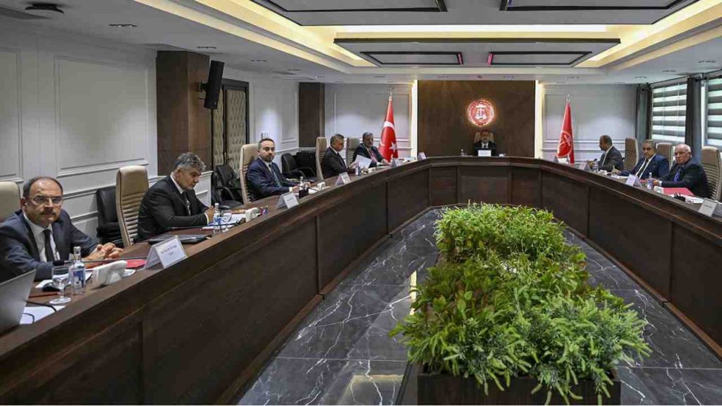 Memur Zammı Belirsizliği Sürüyor: Gözler Hakem Kurulu’nun Kararında 1 Memur Zammı Belirsizliği Sürüyor: Gözler Hakem Kurulu’nun Kararında