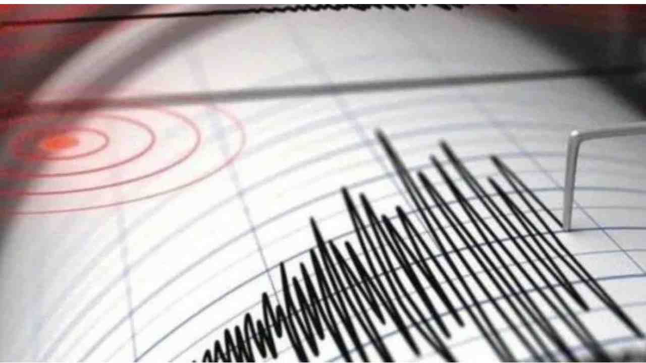 Erzurum Aşkale’de 4.4 Büyüklüğünde Deprem! Vatandaşlar Sokağa Döküldü