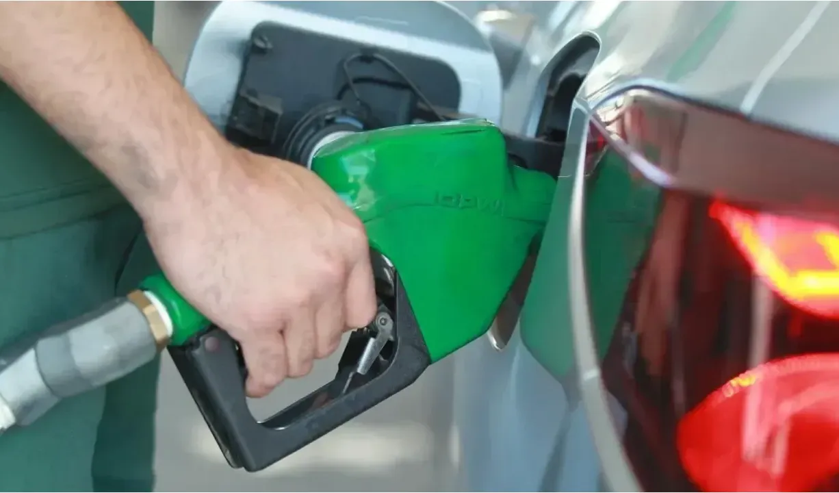 2 Ekim 2025 Akaryakıt Fiyatları Güncellendi: Benzin, Motorin ve LPG Ne Kadar Oldu?