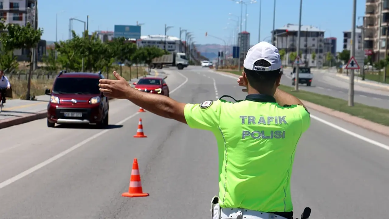 Trafik Cezalarıyla İlgili Flaş Gelişme! Yasa Tasarısı Durduruldu