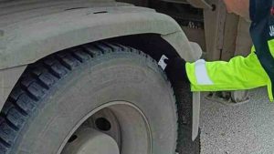 Kış Lastiği Zorunluluğu Başladı! Takmayanlara 5.856 TL Ceza Kesilecek