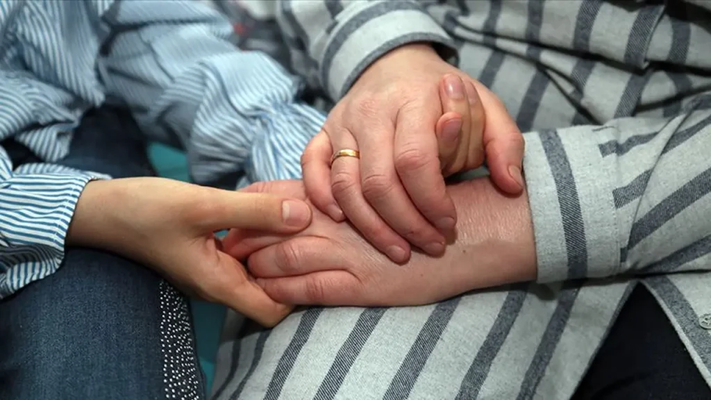 Koruyucu Aile Sistemi Gucleniyor 10 Bin 732 Cocuk Guvenli Aile Ortaminda Buyuyor