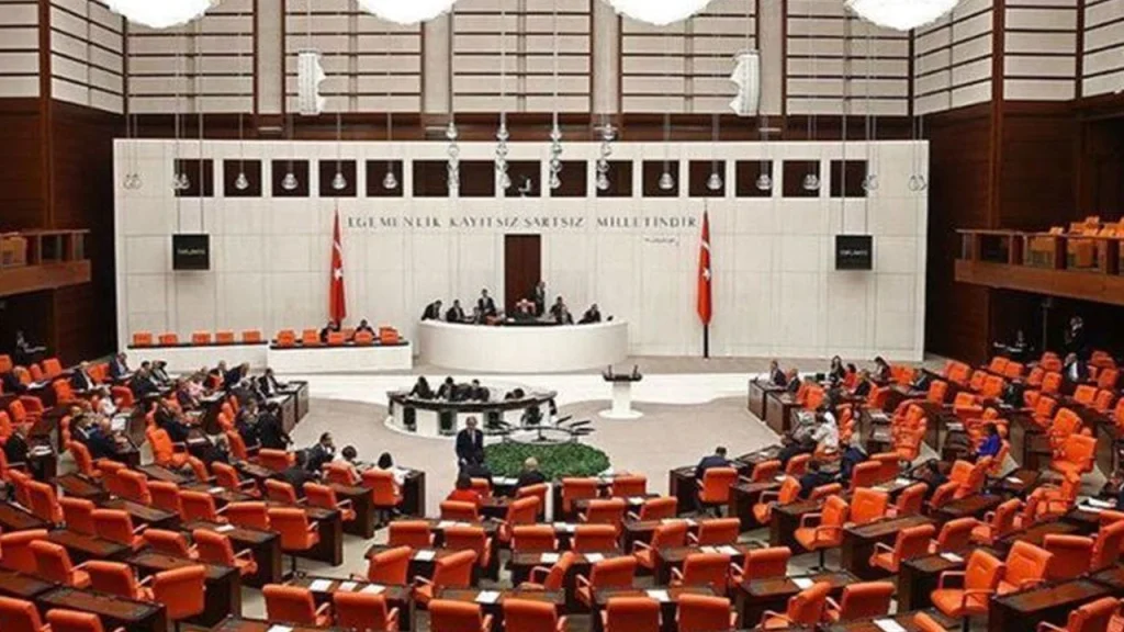 “Meclis Lokantasına Zam Geldi, Milletvekili Maaşı Yetmiyor” Açıklaması Gündem Oldu 4 “Meclis Lokantasına Zam Geldi, Milletvekili Maaşı Yetmiyor” Açıklaması Gündem Oldu