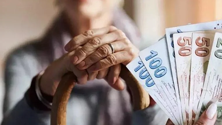 Emekli Bayram İkramiyesinde Zam Beklentisi: 17 Milyon Kişi Kararı Bekliyor