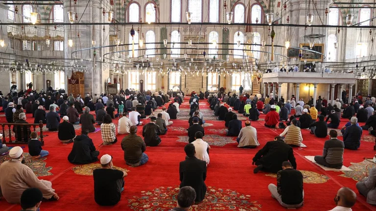 2026 Ramazan Bayrami Namaz Saatleri Aciklandi Il Il Tum Vakitler