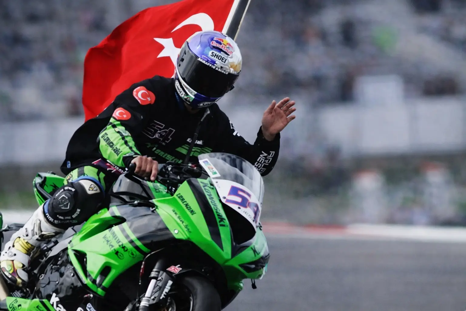 Kenan Sofuoğlu Kimdir? Kaç Kez Dünya Şampiyonu Oldu