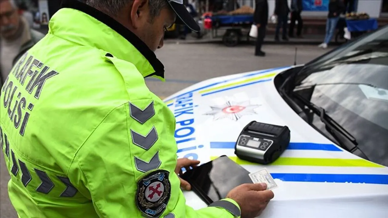 2026 Trafik Cezaları Açıklandı: Yeni Zamlı Liste ve Tüm Detaylar