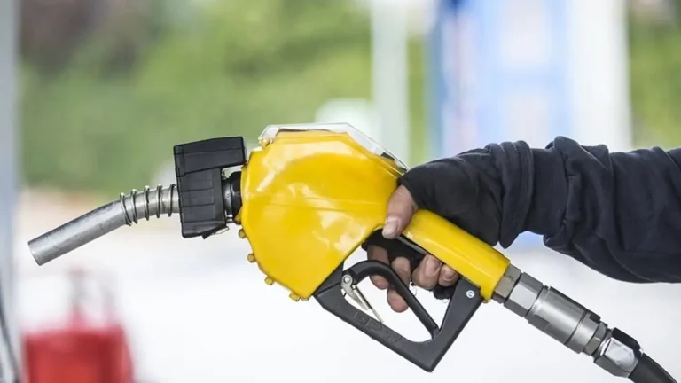 Akaryakıt Fiyatlarına Yeni Zam: Motorin ve Benzin Artıyor
