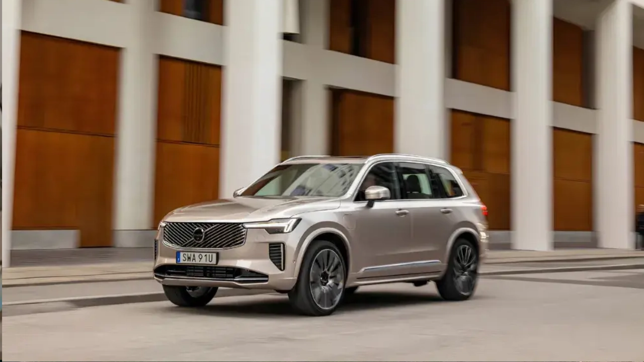 7 Kişilik Volvo XC90 Benzinsiz 160 KM Gidecek! Toplam Menzil 1.100 KM