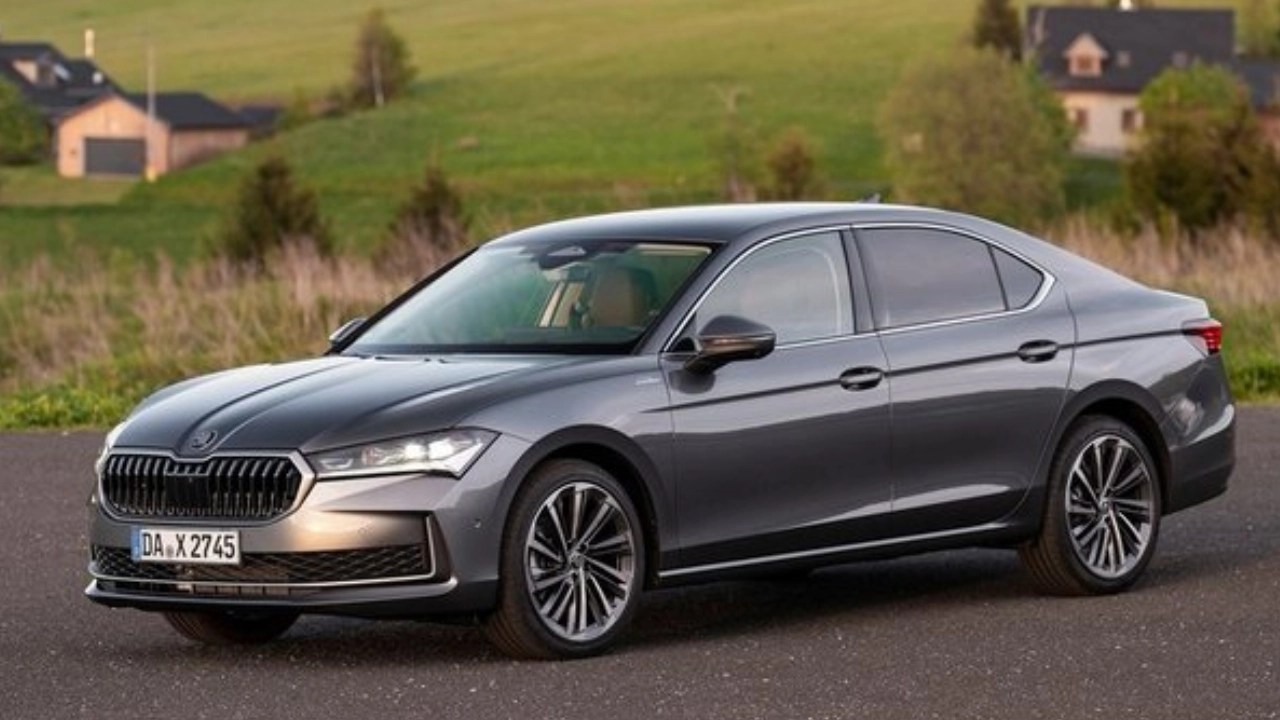 974 Bin TL İndirim! Superb Sportline, Premium’dan Bile Ucuz