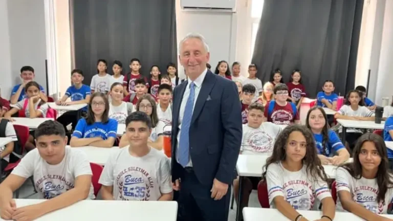 Bu Okulda 27 Çift İkiz Var! Aynı Çatı Altında 54 İkiz Öğrenci Eğitim Görüyor