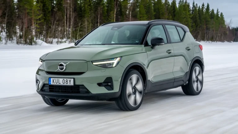Volvo EX40’ta 2027 Model Yılı Başladı! Fiyat 4,45 Milyon TL’den Başlıyor