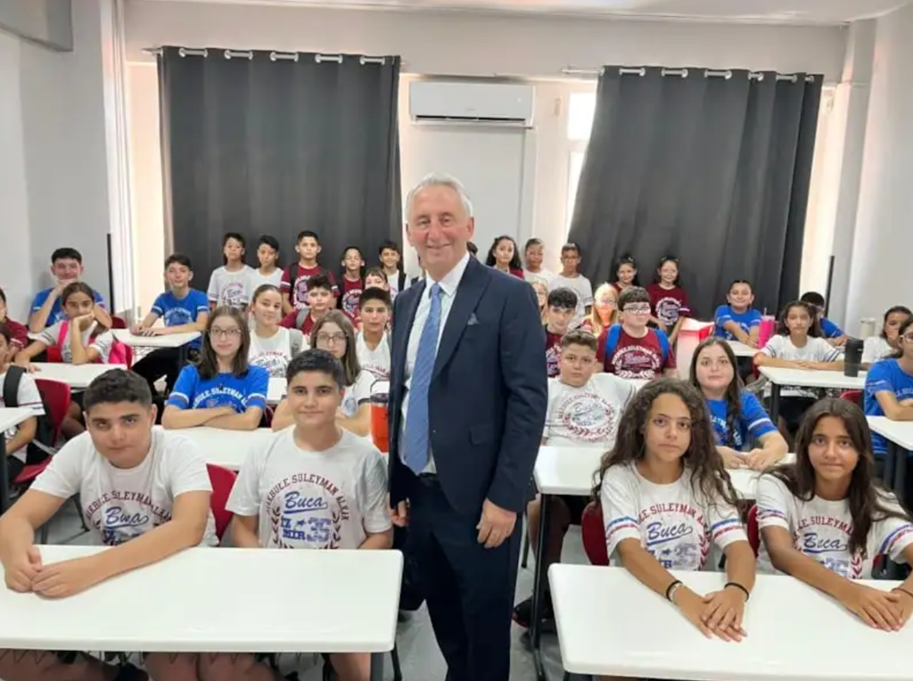 Bu Okulda 27 Çift İkiz Var! Aynı Çatı Altında 54 İkiz Öğrenci Eğitim Görüyor 4 image 114