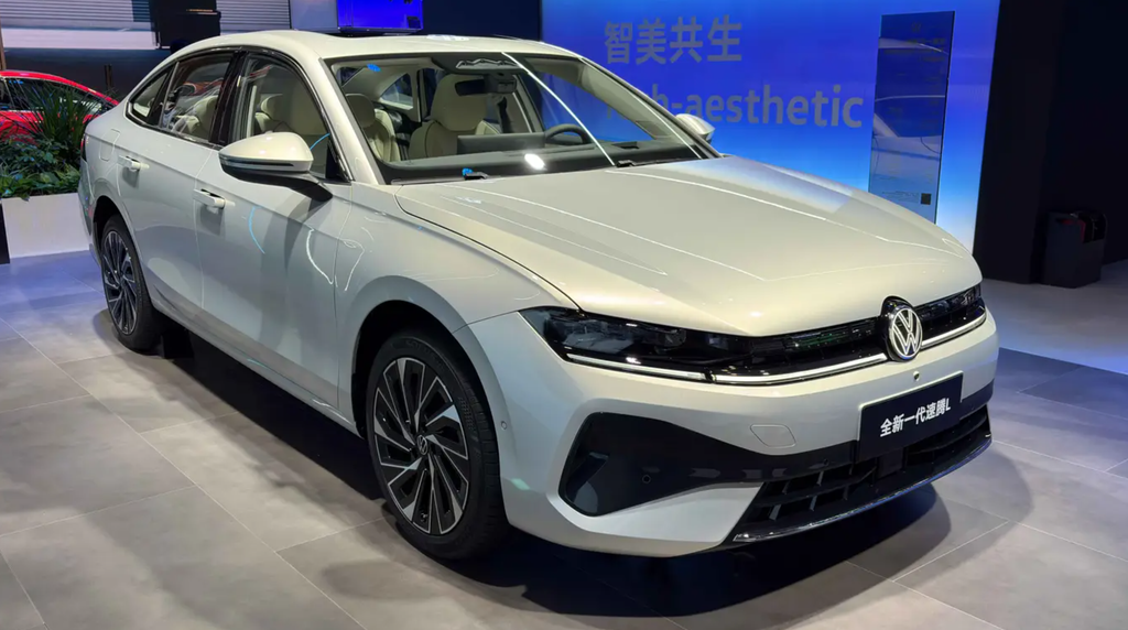 Volkswagen Bora Geri Döndü! 160 Beygirlik Yeni Sedan Ama Bildiğiniz Bora Değil 2 image 245