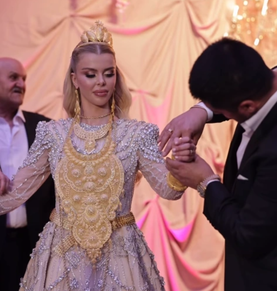Nişanında Çok Konuşulmuştu! Çağla Öz’ün Düğününde Bu Kez Altın Takacak Yer Kalmadı 4 image 29