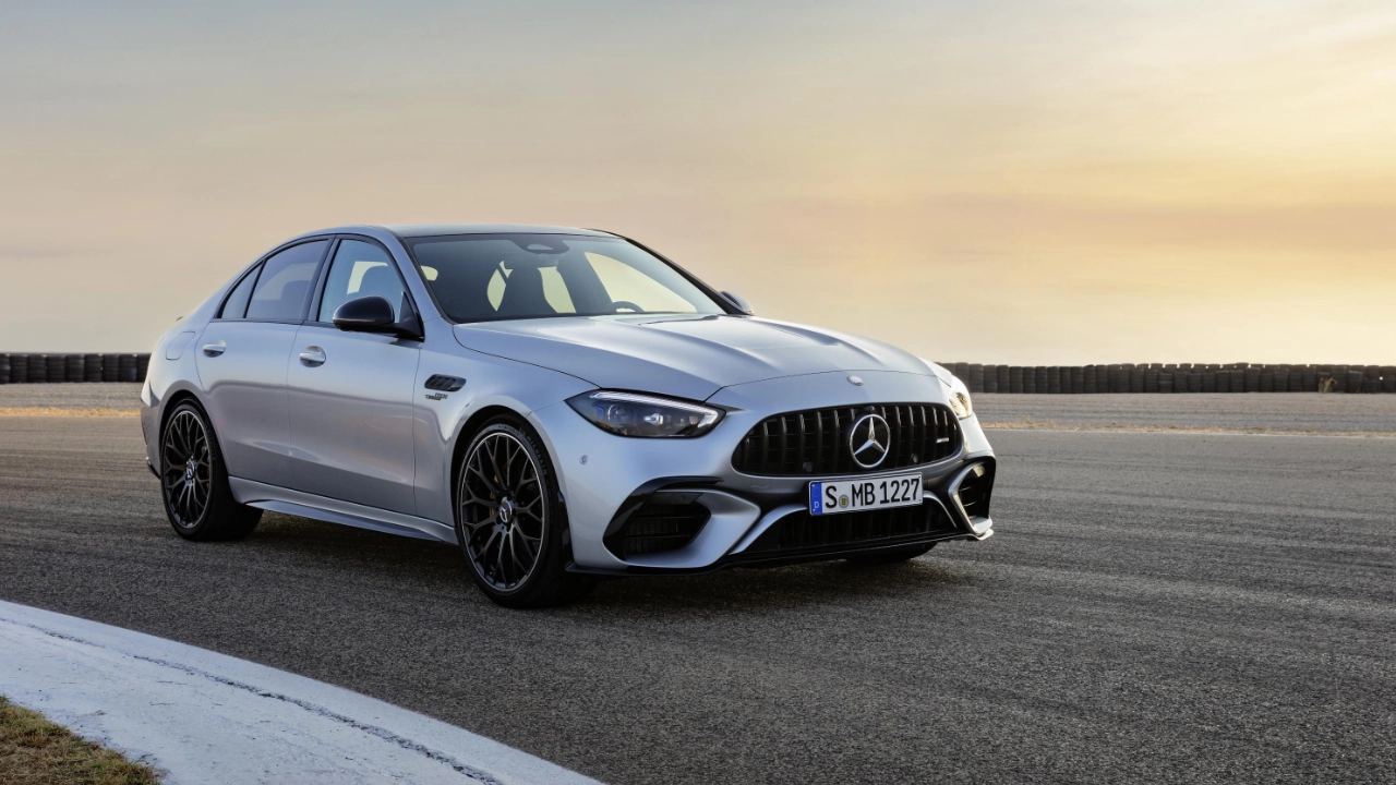 Mercedes-AMG C63 Geri Dönüyor mu? Benzinli ve Elektrikli İki Seçenek Masada