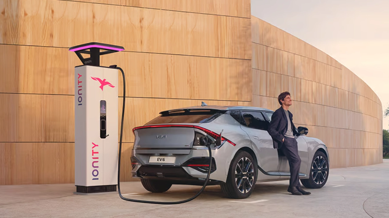 Tesla Daha Ucuz ve Uzun Menzilli! Peki Kia EV6 GT Testi Nasıl Kazandı?