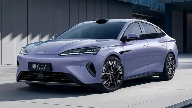 Yeni BYD Seal 07’nin Kabini Gösterildi: Türkiye’deki SEAL’den Farkı Ne?