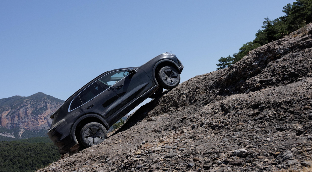 Porsche'nin 1.156 Beygirlik Elektrikli SUV'u Türkiye'de Araziye Çıktı! 4 image 20